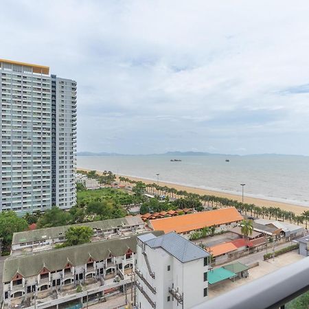 Aeras Beachfront Condominium Pantai Jomtien Luaran gambar