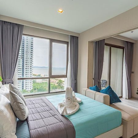 Aeras Beachfront Condominium Pantai Jomtien Luaran gambar