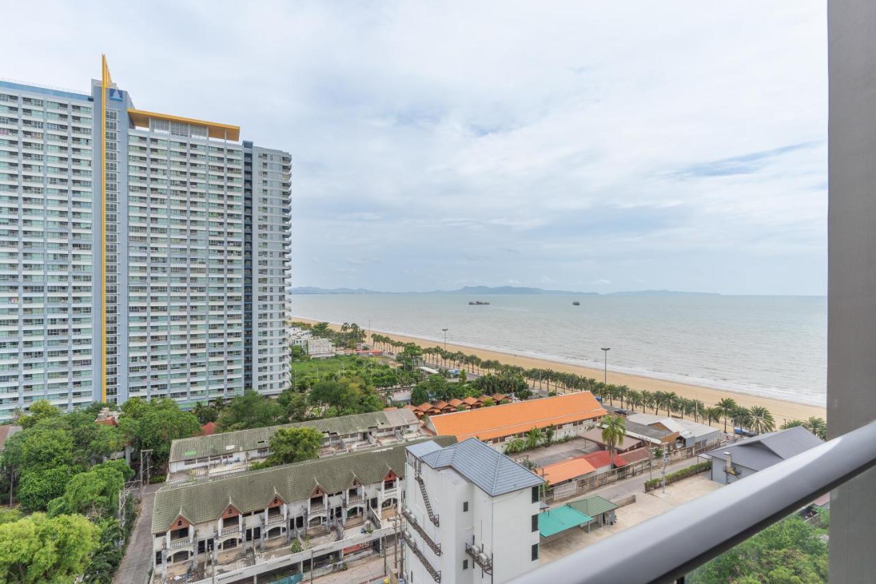 Aeras Beachfront Condominium Pantai Jomtien Luaran gambar