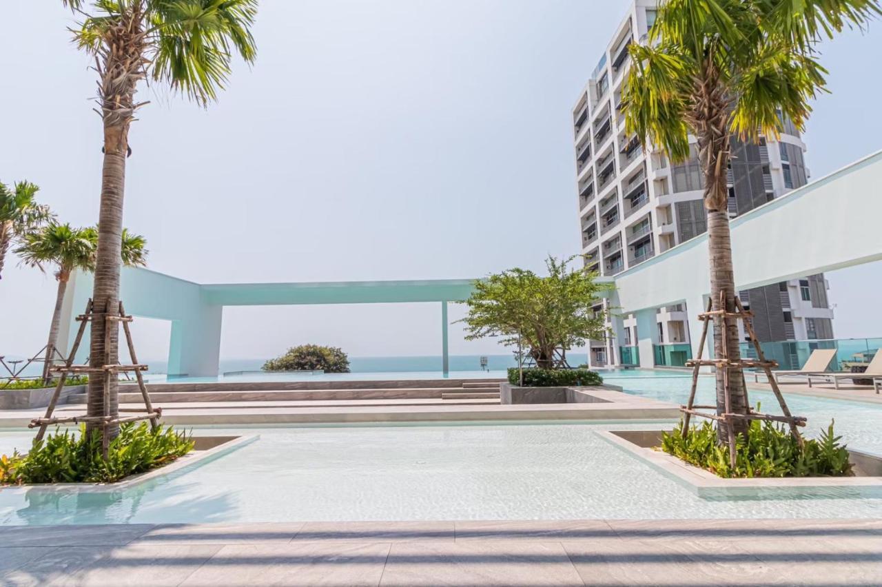 Aeras Beachfront Condominium Pantai Jomtien Luaran gambar