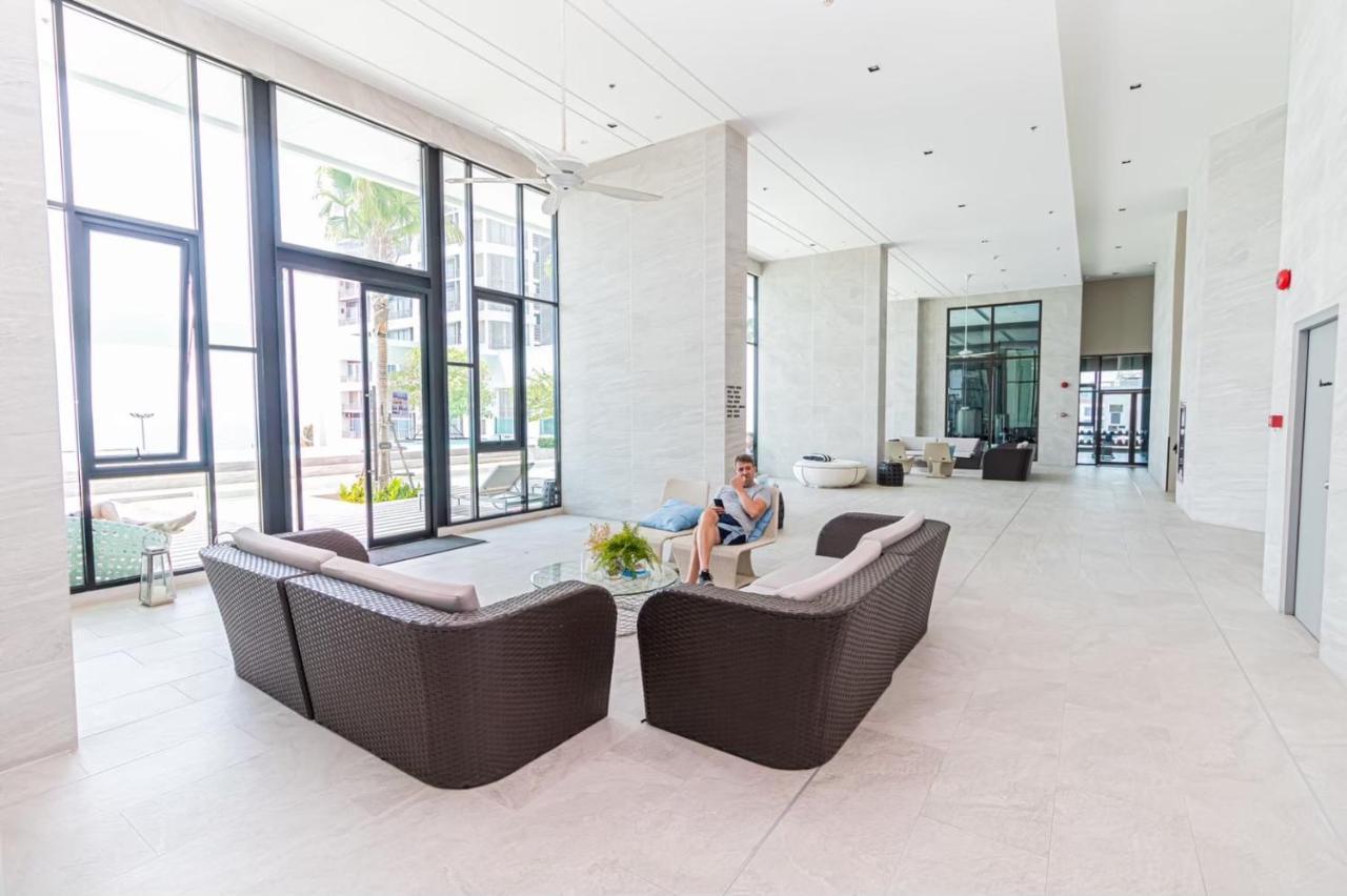 Aeras Beachfront Condominium Pantai Jomtien Luaran gambar